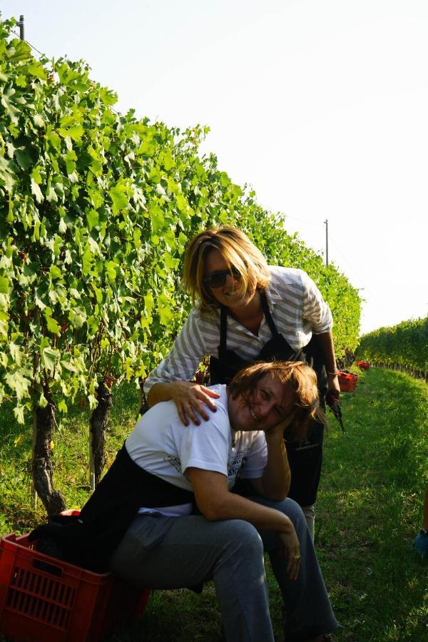 Agriturismo Il Gioco Dell'Oca Barolo Exteriör bild