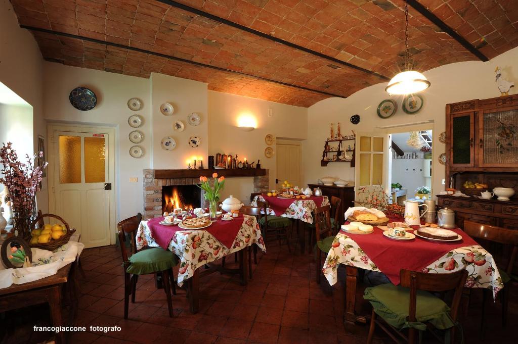 Agriturismo Il Gioco Dell'Oca Barolo Exteriör bild